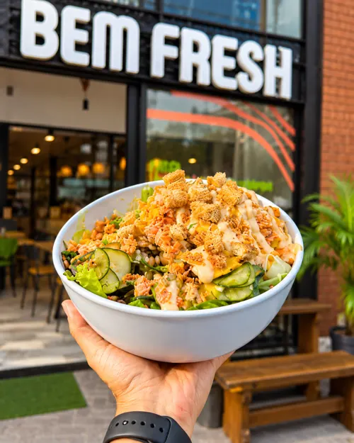 Poke Bem Fresh em frente à loja